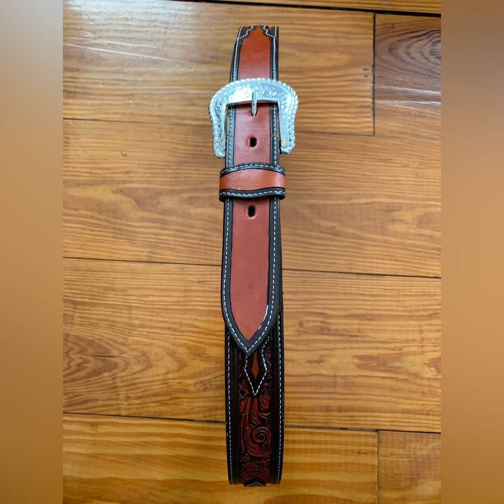 WESTERN MENS LEATHER Belt with embossing and inlay and metal conches